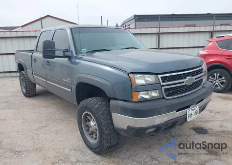 2006 Chevrolet Silverado 2500Hd Lt3 z USA, uszkodzony, nr VIN 1GCHK23D76F202573